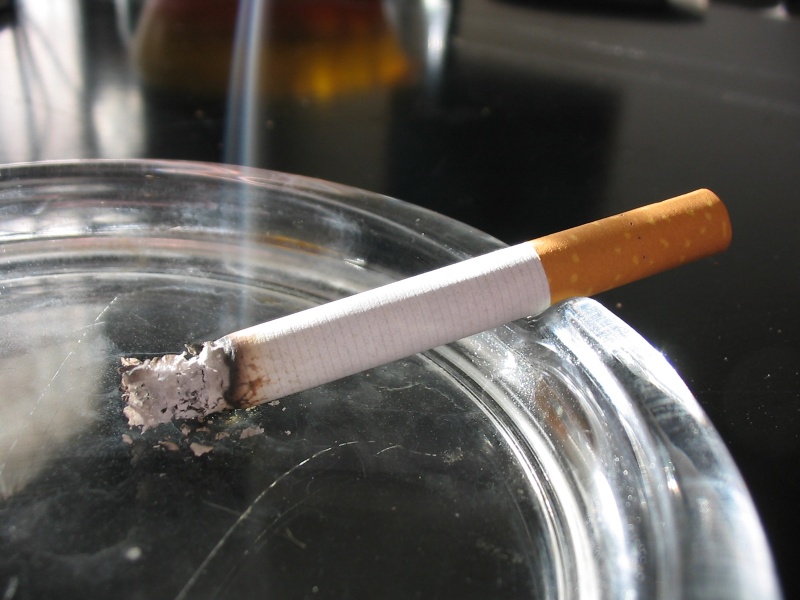 Fichier:Cigarette.jpg